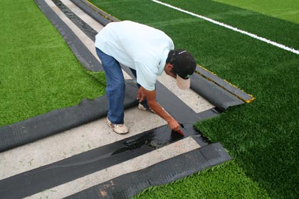 use-artificial-grass-glue use-artificial-grass-glue